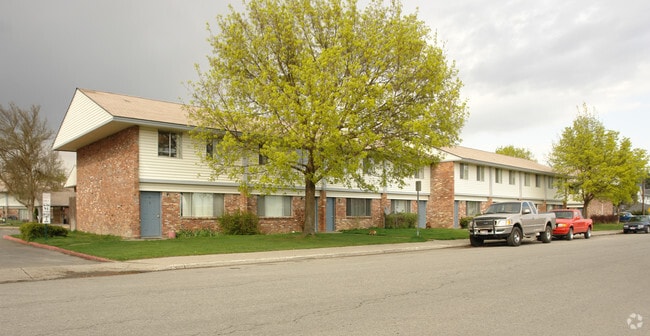 Building Photo - Lakeside Manor Rental