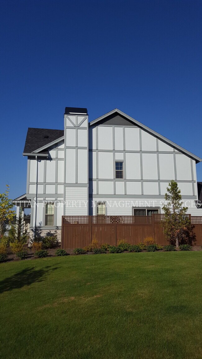 Charming 3-Bed Oasis with 2.5 Baths in Wilsonville - Perfectly Spacious at 1,530 Sq Ft!