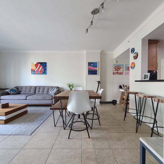 Building Photo - 3530 SW 22nd St Unit 710