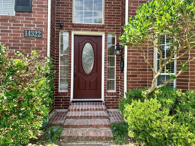 Photo - 14322 Village Birch St