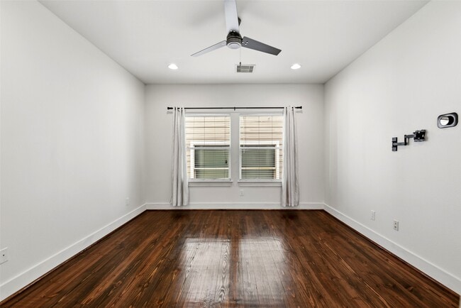 Photo - 1512 Crockett St