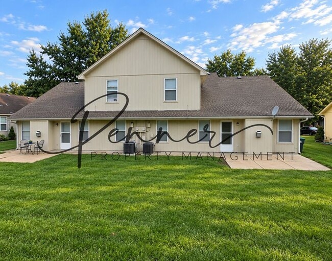 405 SW Hoke Ln