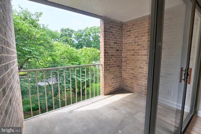 Photo - 1580 Moorings Dr Unidad 11B