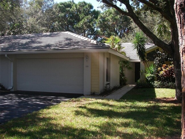 Photo - 231 Southampton Ln