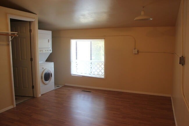 Photo - 1221 1/2 E Lewis St, Livingston MT 59047