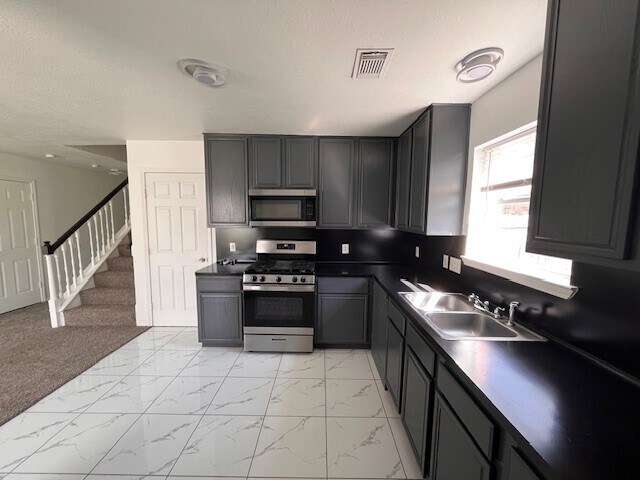 Photo - 2206 Laurel Oak Dr