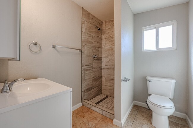 Photo - 3607 W La Salle St