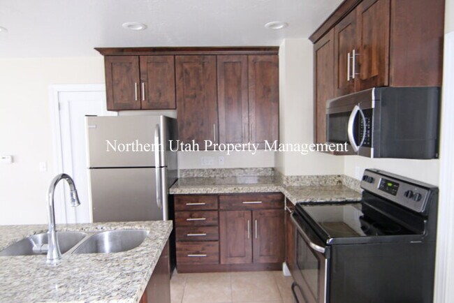 Photo - 1 Bed 1 Bath Lower Unit Unit 2