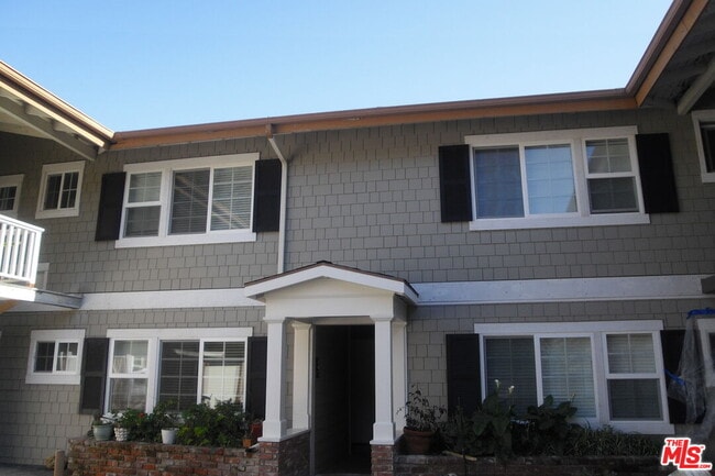 Building Photo - 22852 Pacific Coast Hwy Unit F