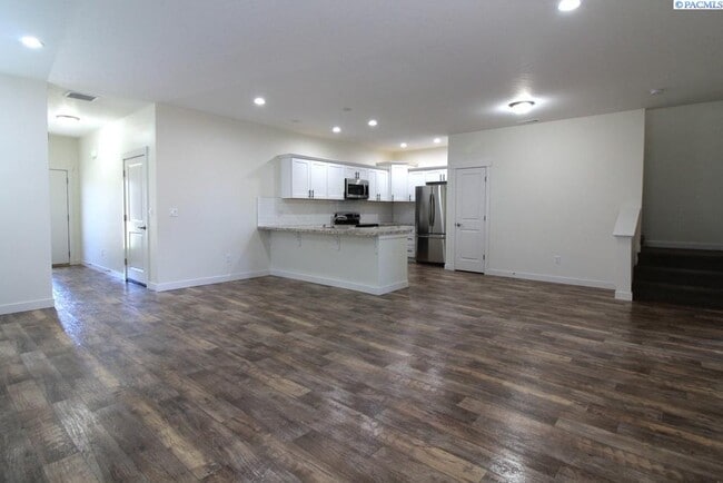 Photo - 3 Bed/2.5 Bath Townhouse in Kennewick