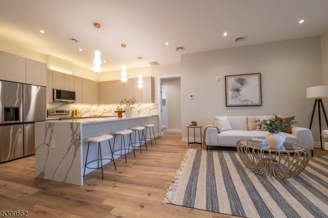 Photo - 1722 Springfield Ave Unit 406