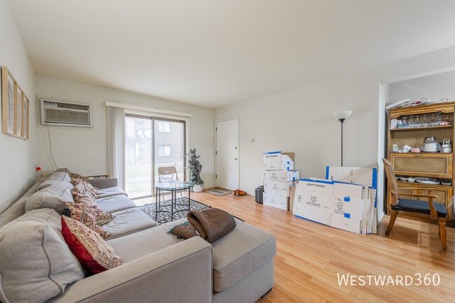 Photo - 10409 Dearlove Rd Unit BG