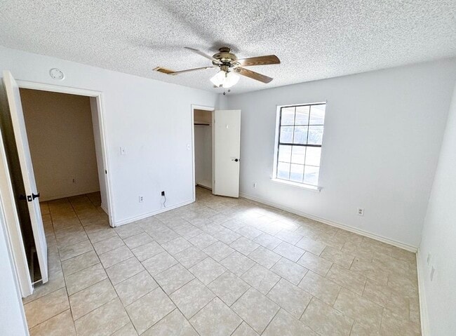 Photo - 412 Short Circuit