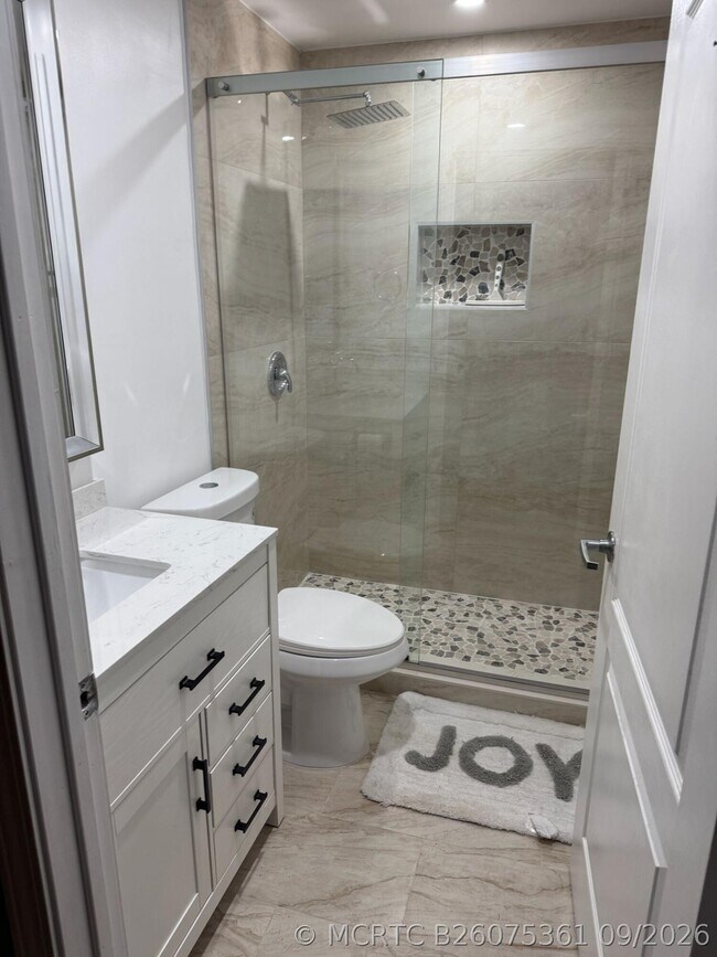 110 SE 2nd St Unit 303