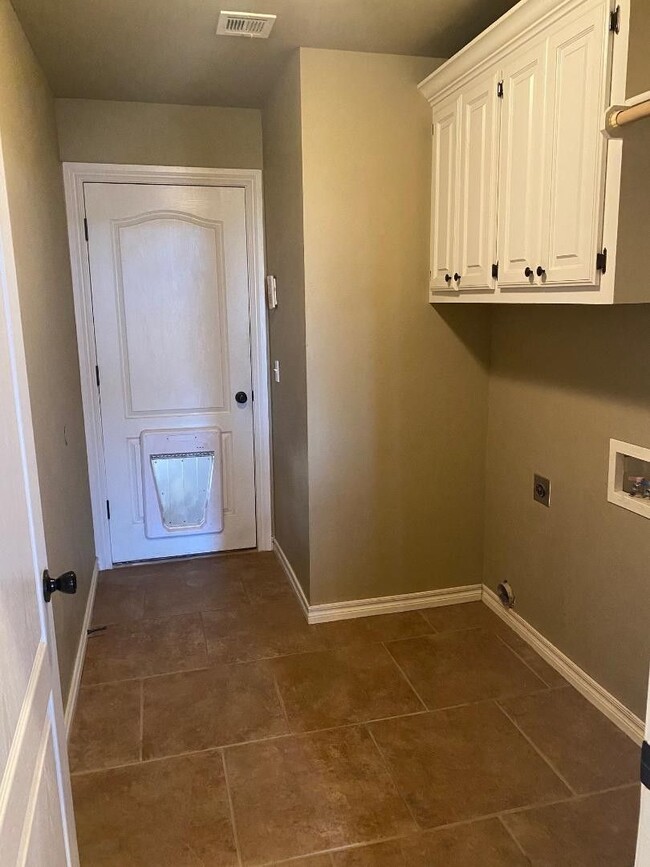 Photo - Gorgeous Home in Summit Lakes Available For Lease