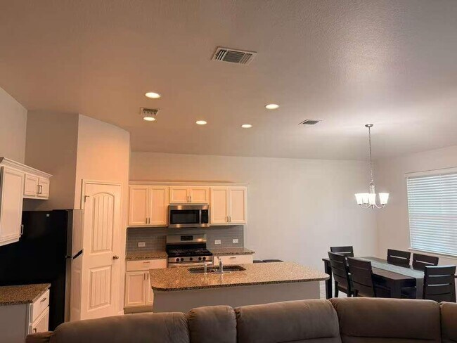 Photo - 6512 Loretta White Ln