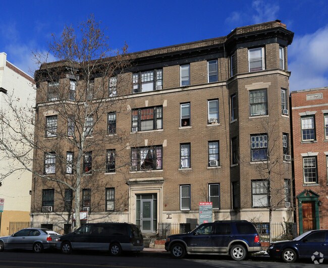 Photo - 3115 Mt Pleasant St NW