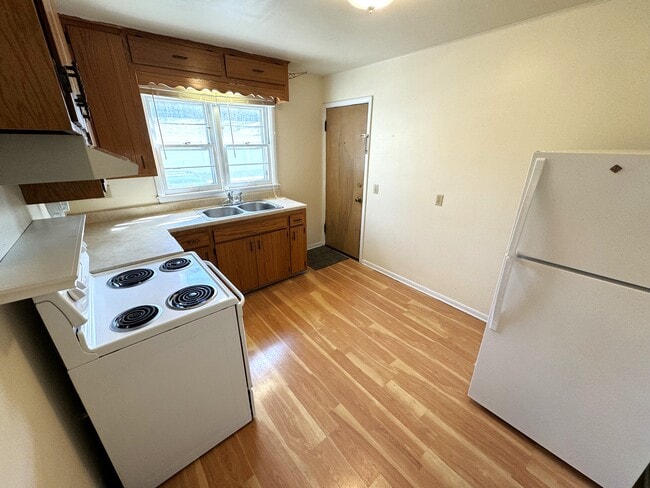 Building Photo - 401 Palomino Ln Unit 1N