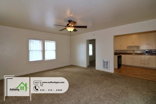 Photo - 2124 Pine St