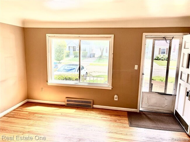 2027 Brockton Ave