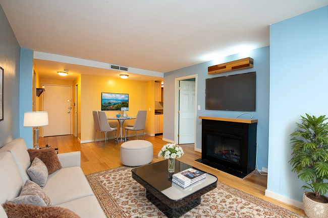 Building Photo - Marvelous 2 Bed Condo in Alexandria Virginia! Unit 708