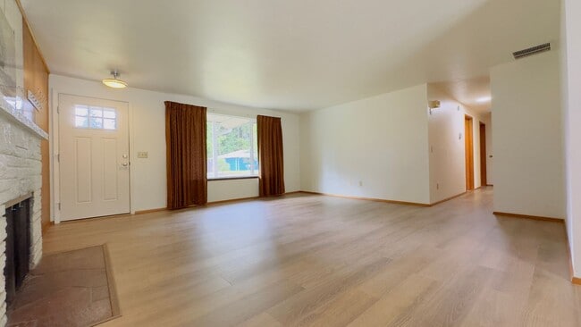 Photo - Air Conditioned 3 Bedroom Fully Fenced Yard in the Heart of Lacey - Available Now.