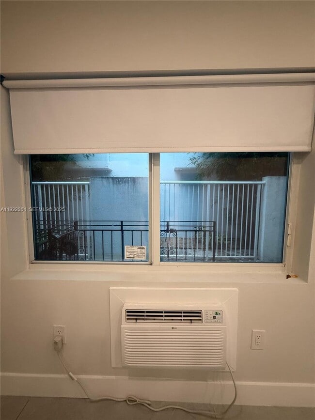 Photo - 935 Jefferson Ave Unit 4