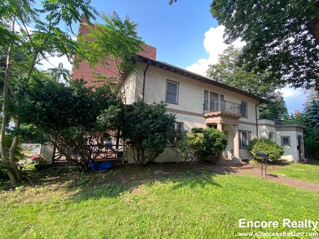 Photo - 1860 Commonwealth Ave