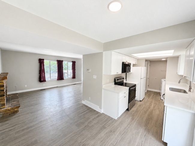 Building Photo - 785 S 200 E Unit 787 S 200 E