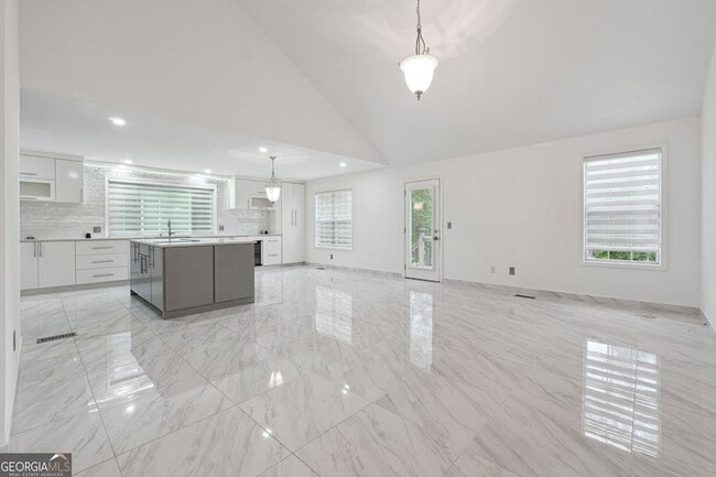 Photo - 3149 Lakeview Pkwy