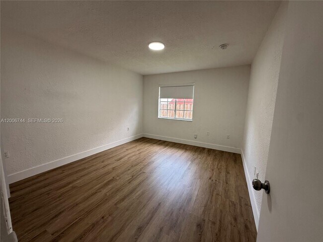 Photo - 15741 NW 40th Ct Unit B