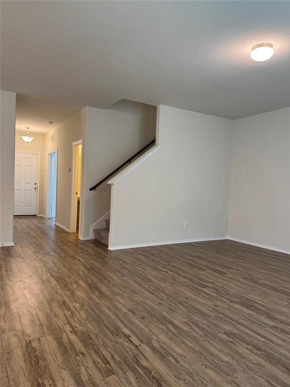 Photo - 201 Bedford Falls Ln