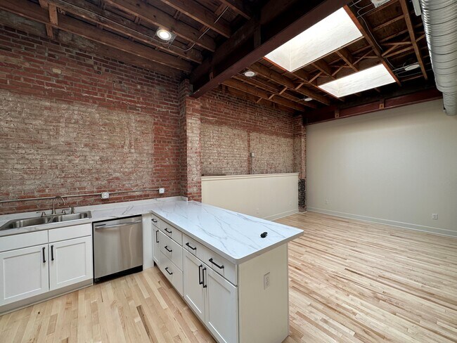 Kitchen-Living Rm - 4 Lock St Unit B