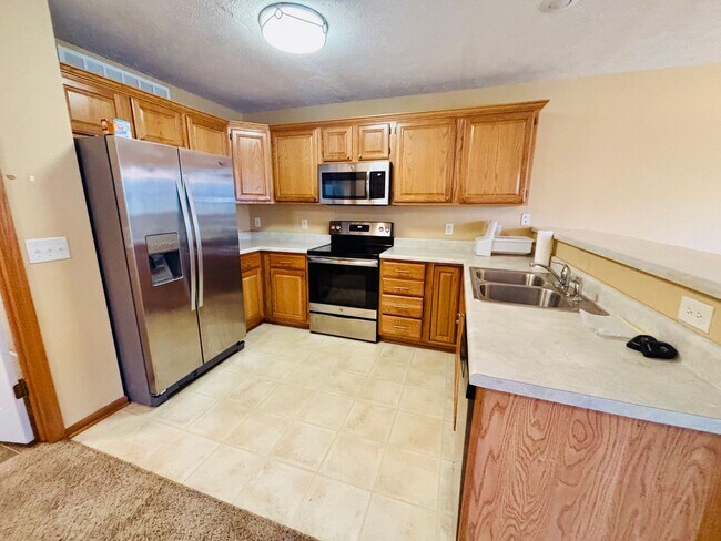 Photo - Beautiful Townhouse in Elkhorn School District