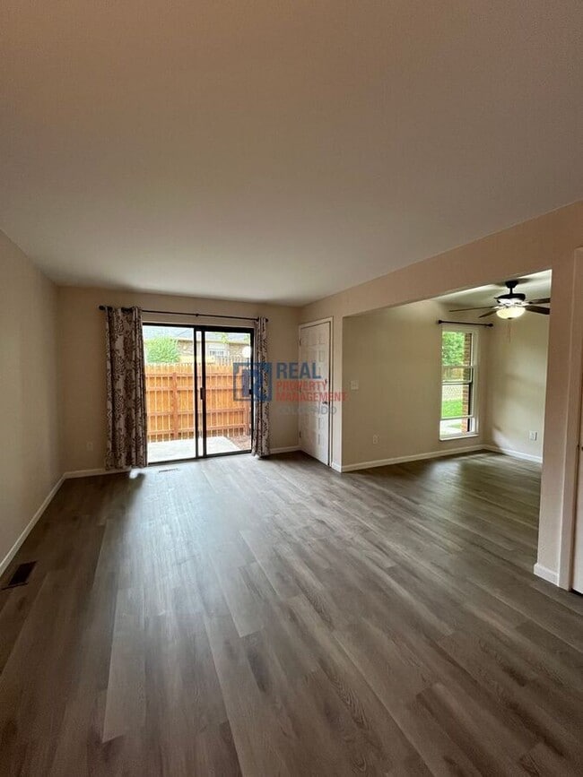 Photo - 6474 Wright St