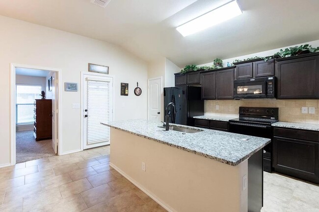 Photo - 14108 Avenue V
