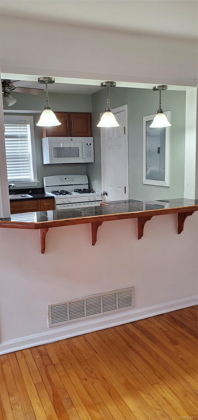 Photo - 19 Stuart Ave