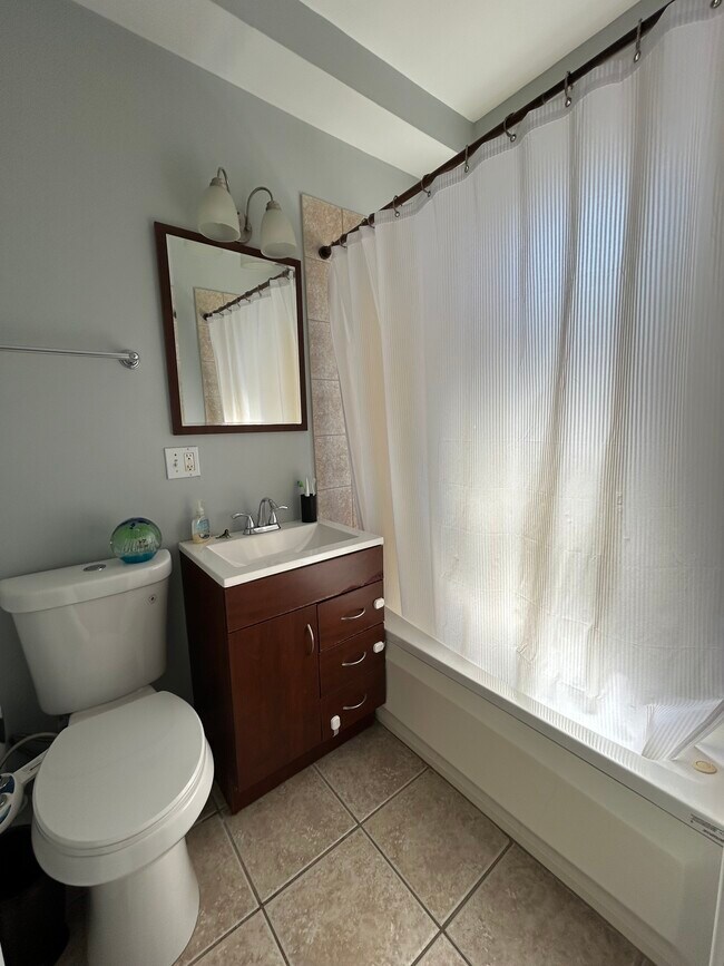 Photo - Rosemont Unit 03