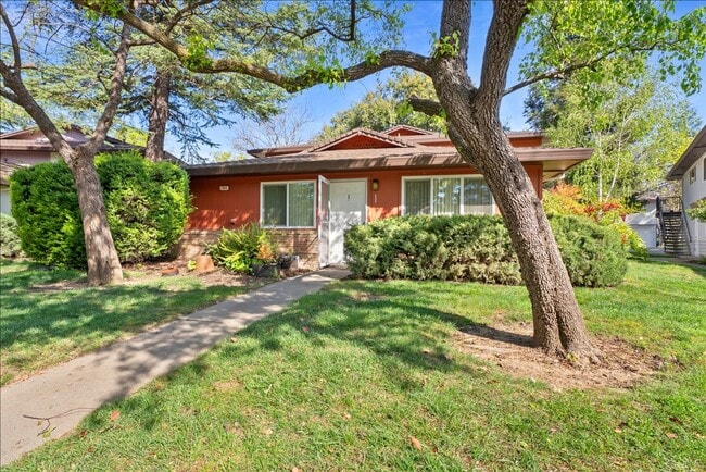 Photo - 1833 Fremont Ct