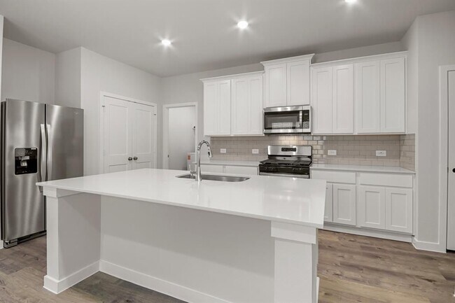 Building Photo - 7922 Alset Dr