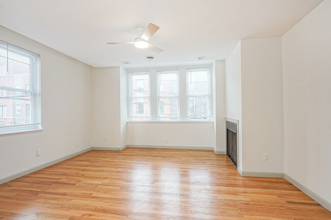 Building Photo - 1714 S 4th St Unit 2F