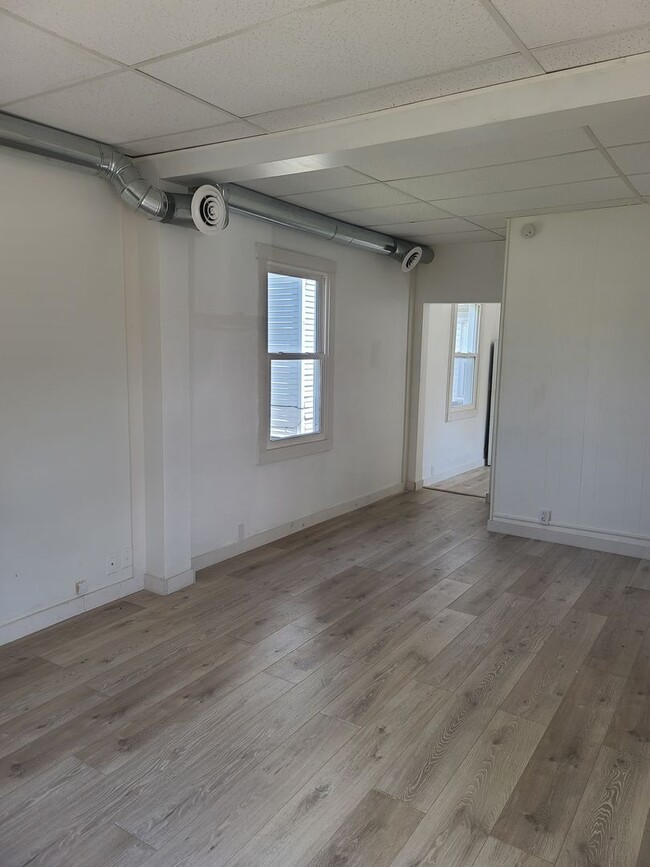 Photo - 210 W Union St Unit 1