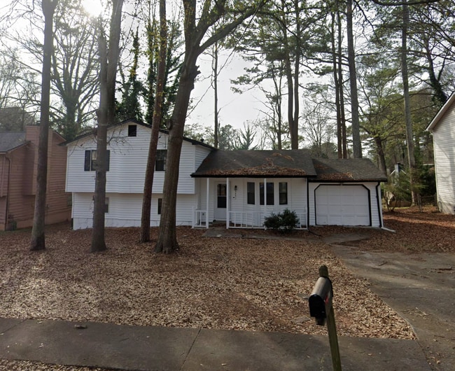 Building Photo - Room in House on Zachary Dr