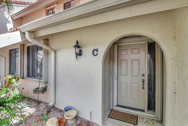 Photo - 5640 Coach House Cir Unit C