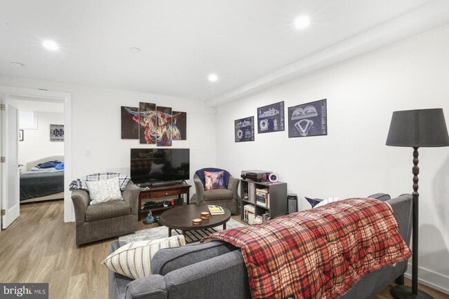 Photo - 2013 Mt Vernon St Unit A