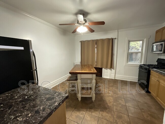 Photo - 2006 Holly St