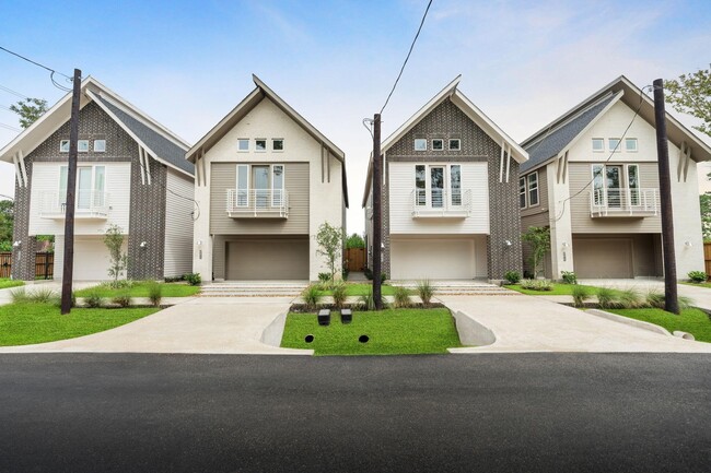 Photo - 1042 Homer St