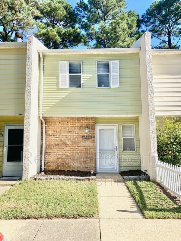 Building Photo - 1105 Old Denbigh Blvd Rental