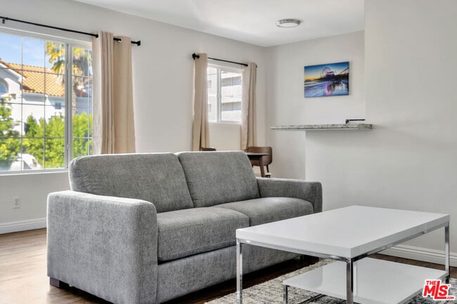 Photo - 932 Wilcox Ave Unit #5