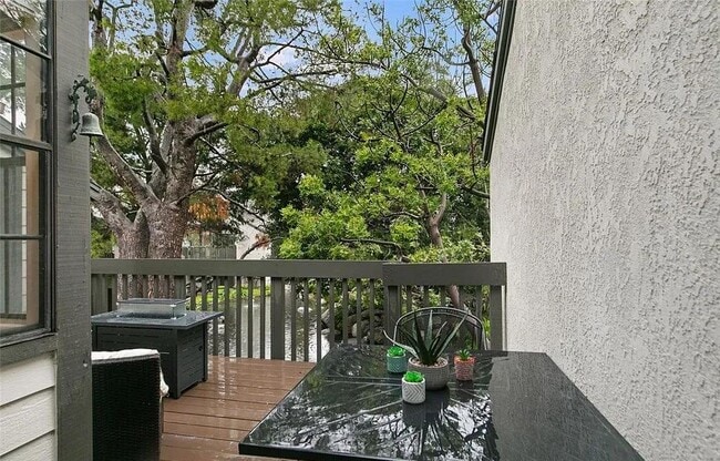 Photo - 2526 W MacArthur Blvd